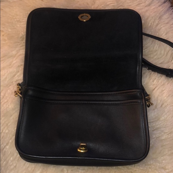 SOLD - Vintage Coach leather crossbody bag - black - Picture 6 of 9